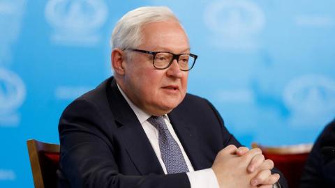 Рябков: Россия не нарушает лимиты по ДСНВ