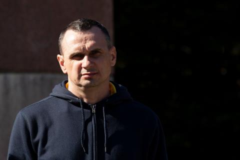 Сенцов призвал вернуть атомную бомбу