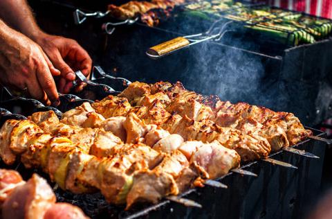 Маринад для нежного и сочного шашлыка: 3 рецепта для любого мяса Маринад для нежного и сочного шашлыка: 3 рецепта для любого мяса