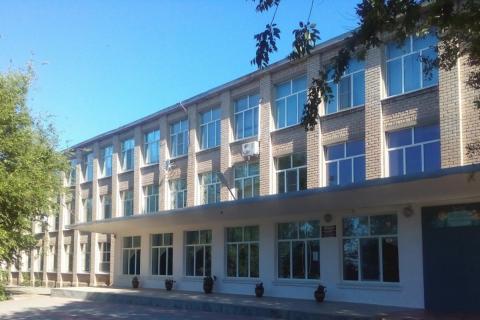Здание школы поселок Привольный