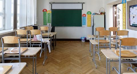 В новосибирской школе ученицу выгнали с чаепития из-за не сданных ее матерью денег на нужды класса