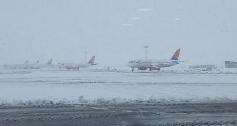 Ростов экстренно принял четыре самолета до Краснодара из-за снегопада