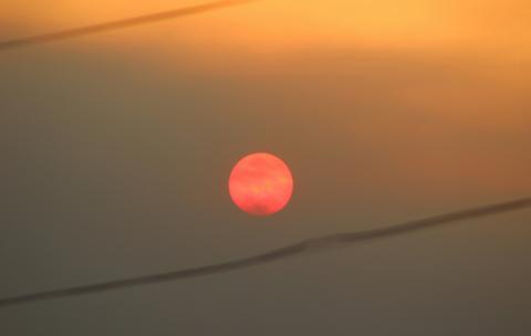 Солнце необычного цвета над Астраханью