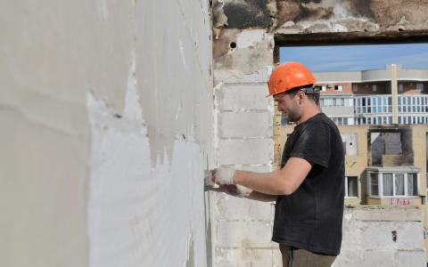 Строитель