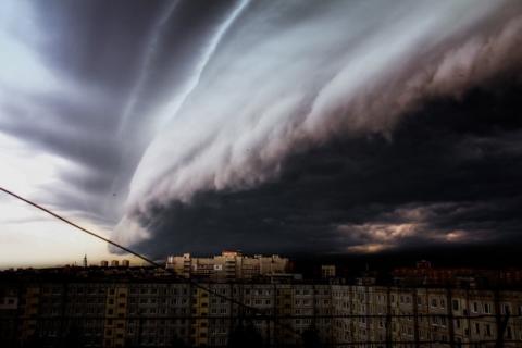Ураган «прошелся» по Тюмени: как это было Ураган «прошелся» по Тюмени: как это было - последствия непогоды в фотографиях