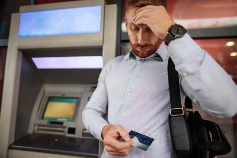 В Центробанке предложили усилить контроль за внесением наличных в банкоматах