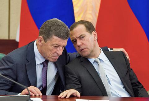 В правительстве решили повысить акцизы на бензин с 1 января 2019 года