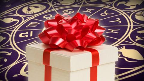 Что подарить на год Свиньи 2019 каждому знаку зодиака Что лучше всего дарить знакам зодиака на Новый год 2019