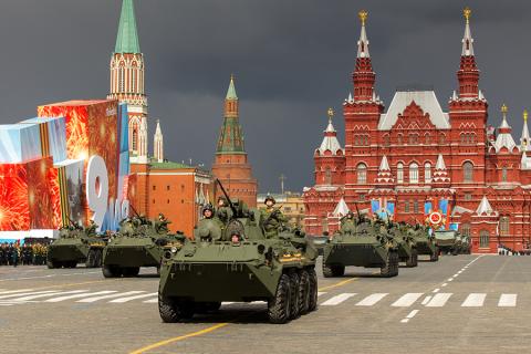 Стихи-поздравления с праздником 9 Мая: душевные четверостишия с Днем Победы 