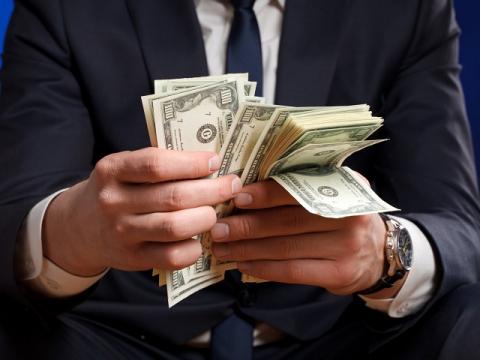 Три знака зодиака, которым нельзя давать в долг, деньги они не возвращают
