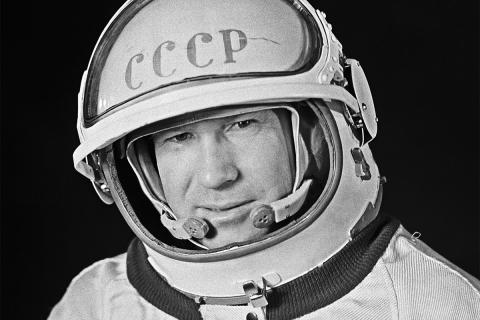 Алексей Леонов