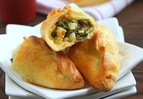 Пирожки с зеленым луком и яйцом