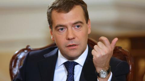 Подарок Дмитрию Медведеву вызвал дипломатический скандал