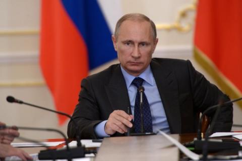 Путин подписал закон, запрещающий переводить деньги на Украину через иностранные платежные системы