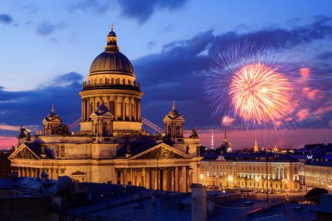 Салют 9 Мая 2017 в Санкт-Петербурге в День Победы