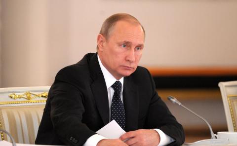 Путин поручил правительству исследовать поведение молодежи в интернете