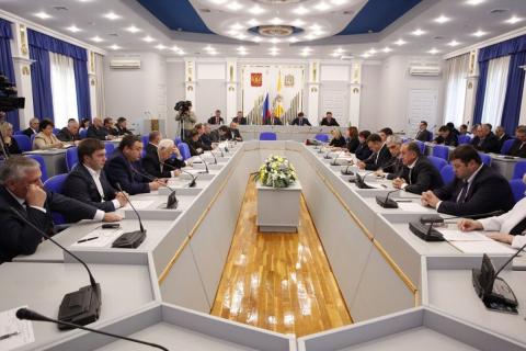 Думе Ставрополья потребовался люксовый автомобиль за 2,4 млн рублей