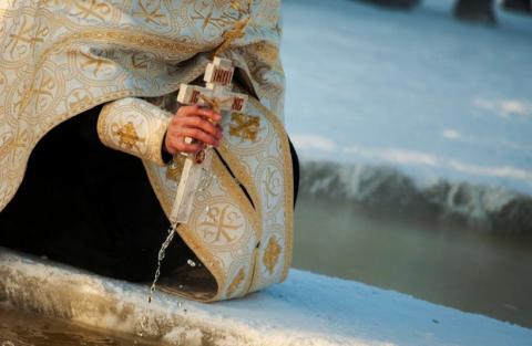 Крещение Господне 2019: крещенская вода – свойства, целебная сила, как применять