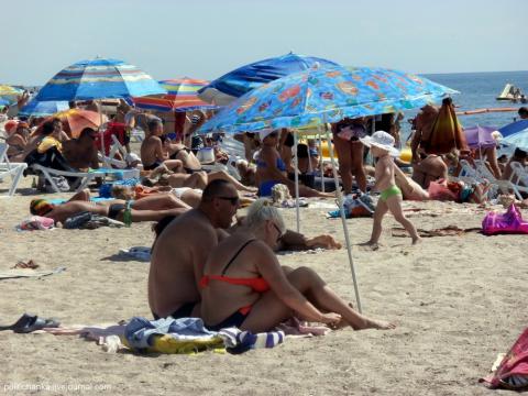 В Крыму ограничено купание на 11 пляжах
