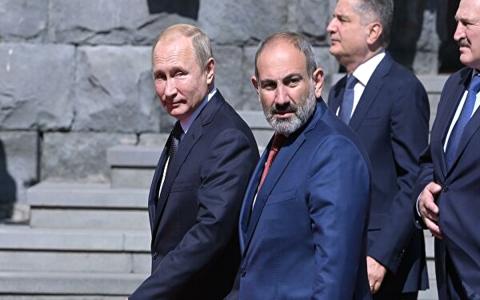 Путин отреагировал на выкрик грузинской журналистки, задавшей вопрос на встрече в Ереване