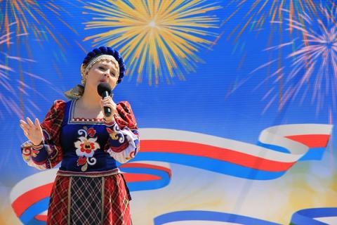 Стихи-поздравления с Днем России 12 июня: короткие, патриотичные четверостишия с Днем Независимости РФ