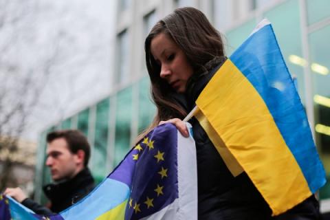 Ес и Украина