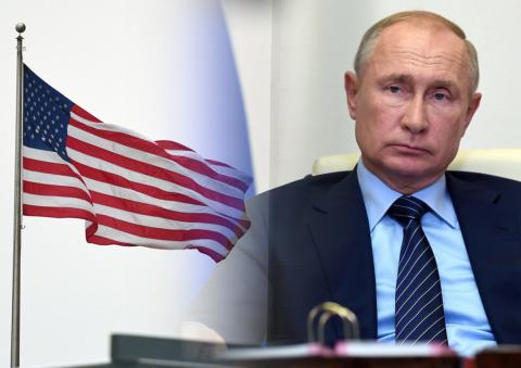 Флаг США и Владимир Путин