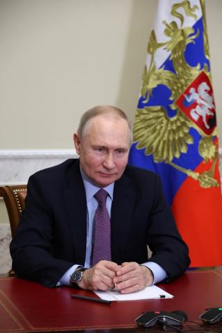Путин поздравил сотрудников нацгвардии России в профессиональным праздником