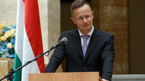 МИД Венгрии раскритиковал резолюцию Евросоюза  по Навальному