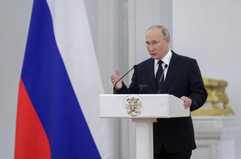 Путин заявил, что ситуация с COVID-19 обострилась в ряде регионов
