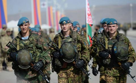 Белорусские военные массово увольняются