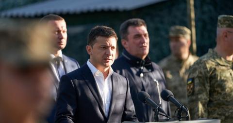 Бряцание оружием: Зеленский припугнул тех, кто сомневается в независимости Украины