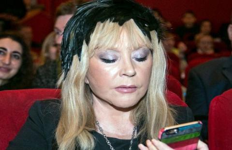 Алла Пугачёва Мировые знаменитости, которым приходится носить парик: красота требует жертв, фото, видео