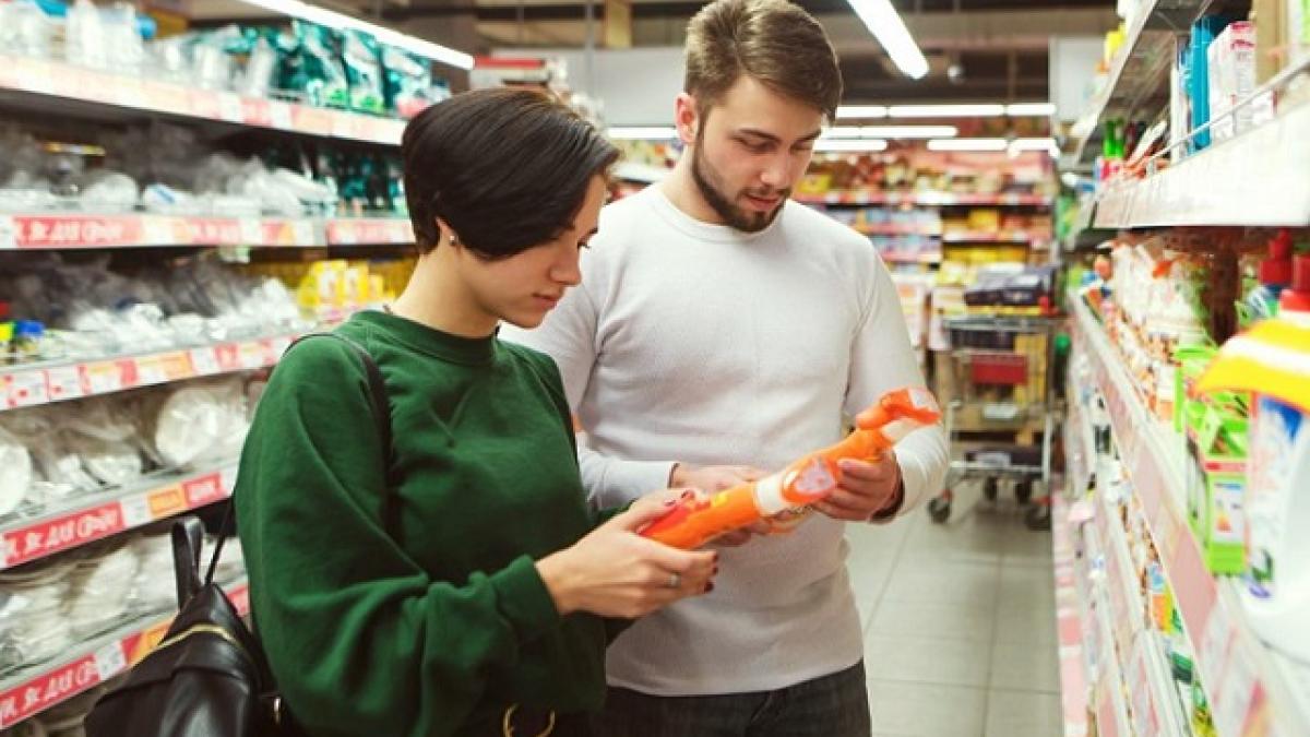 Покупатели в магазине Главное - правильно упаковать: 20 самых бесстыдных уловок от маркетологов, фото