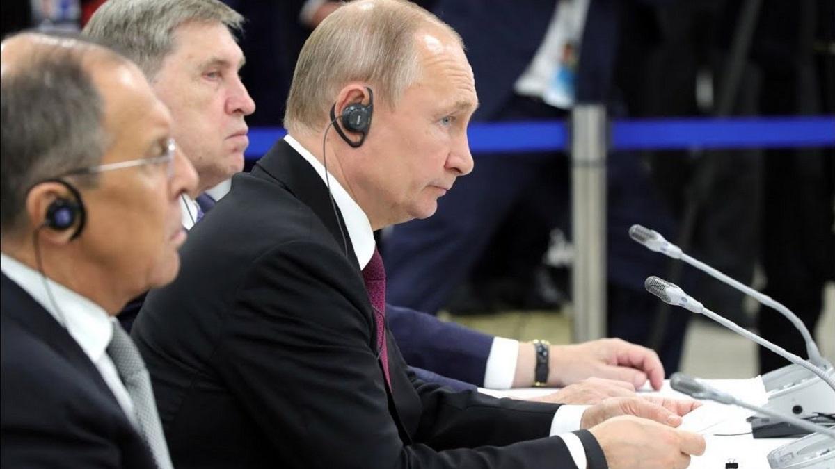 Путин назвал придурками тех, кто считает Дальний Восток балластом Путин назвал придурками считающих Дальний Восток балластом