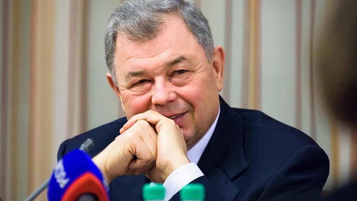 Калужский губернатор оправдался из-за низкой рождаемости не умением мужиков рожать Убыль населения в России объяснили неумением «мужиков рожать»