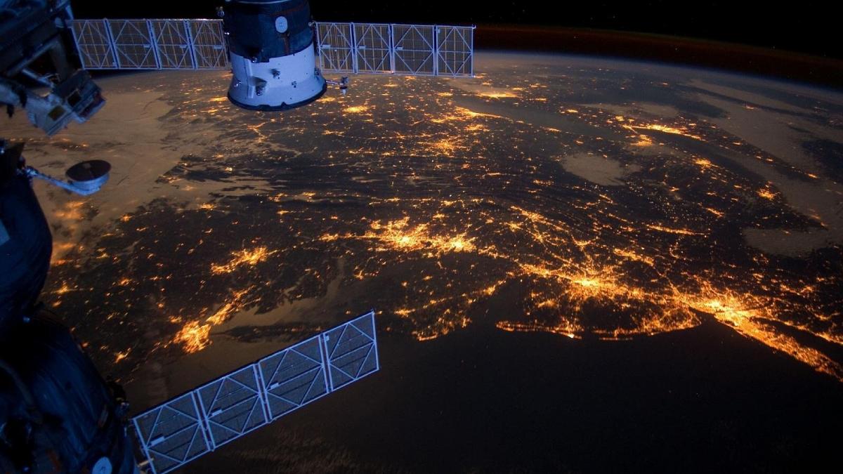 Спутники Starlink SpaceX запустила 60 интернет-спутников Starlink