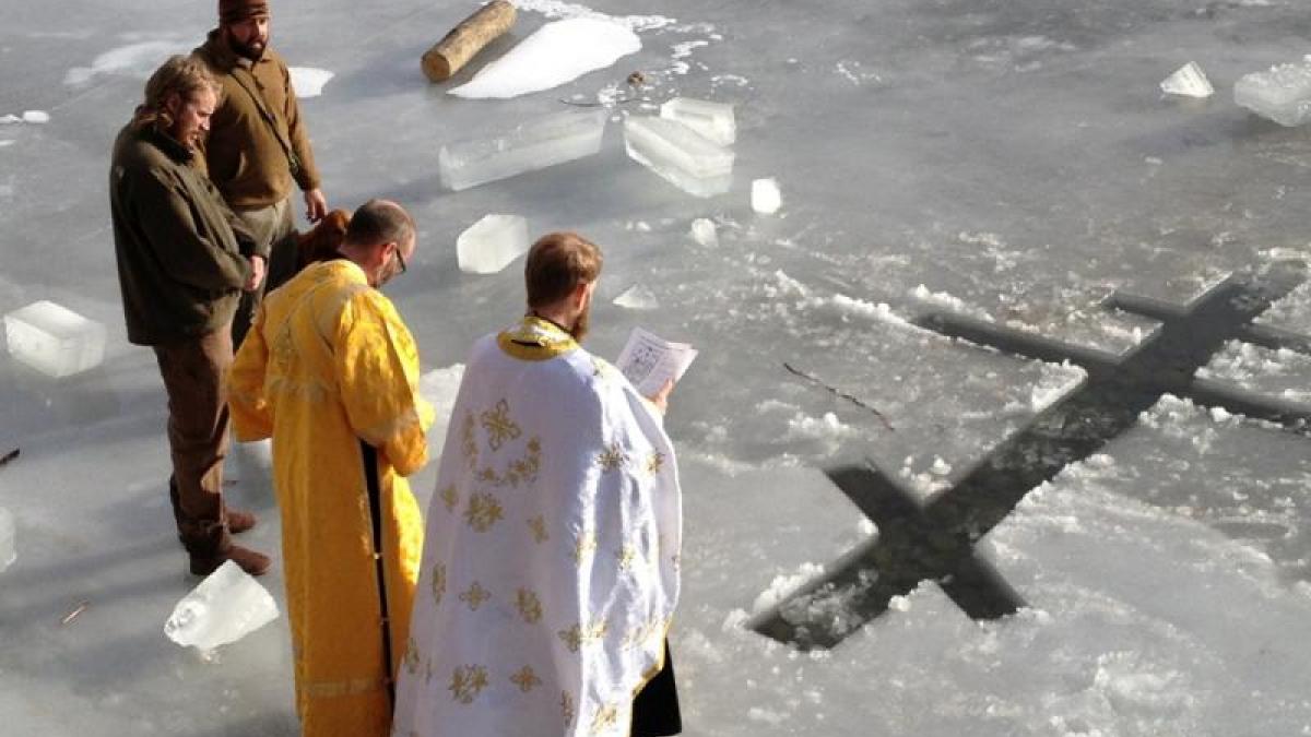 Вся ли вода становится святой на Крещение