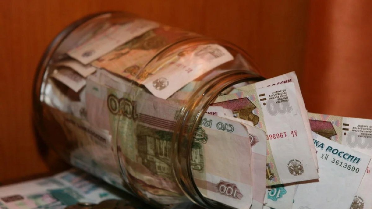 Названы три способа вложения сбережений после обрушения рубля Россиянам дали советы после обрушения рубля