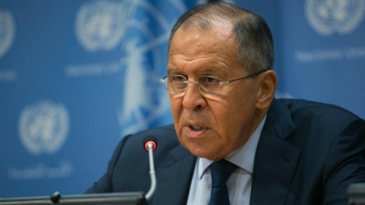 Лавров объяснил нахождение российских войск около границы Украины Лавров заявил, что США не объясняют присутствие своих кораблей в Черном море