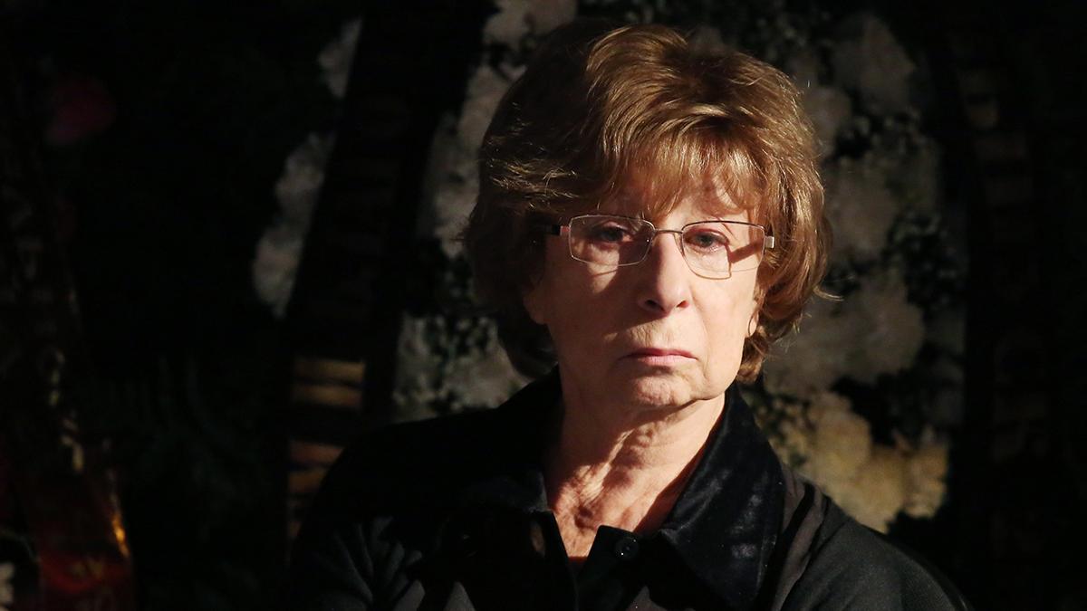 Лия Ахеджакова назвала дерьмом американскую «Иронию судьбы» Лия Ахеджакова назвала дерьмом американскую «Иронию судьбы»