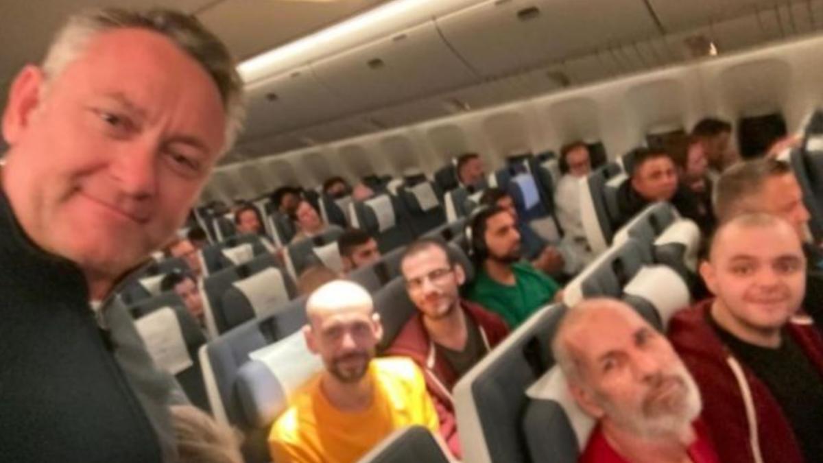 Британские наемники по пути в Великобританию Эндрю Хилл сообщил о помощи Абрамовича в обмене пленными