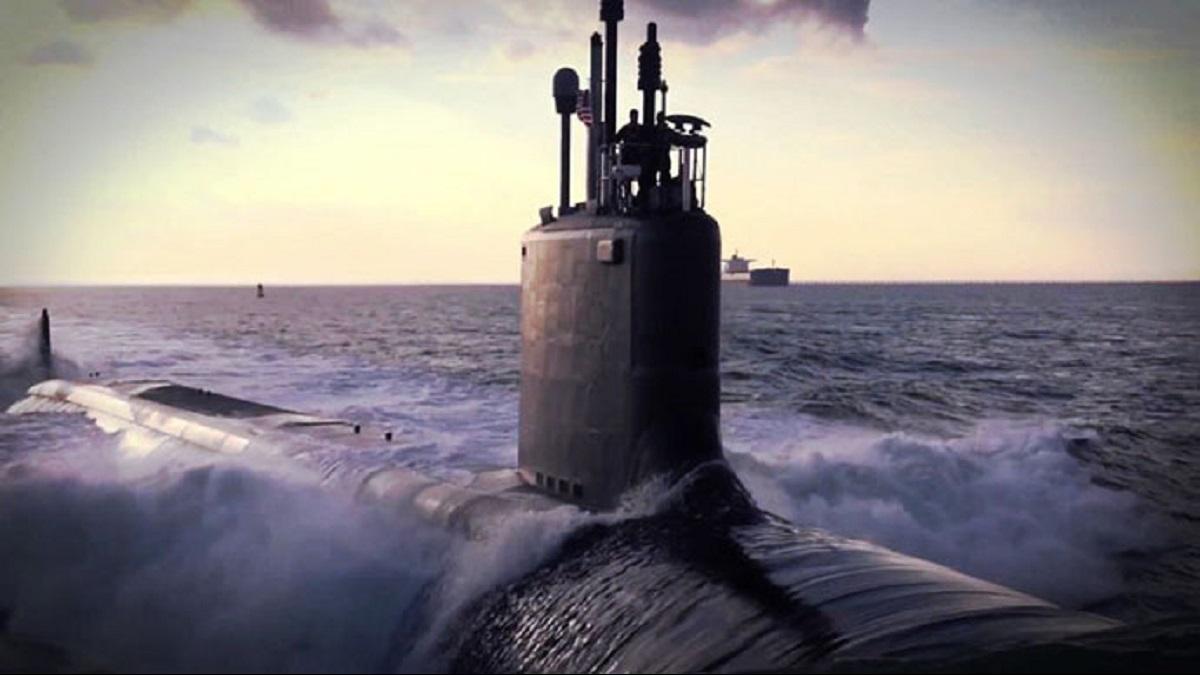 Американский подводник с лазерным оружием замечен на фотографии подлодка США "Минессота"