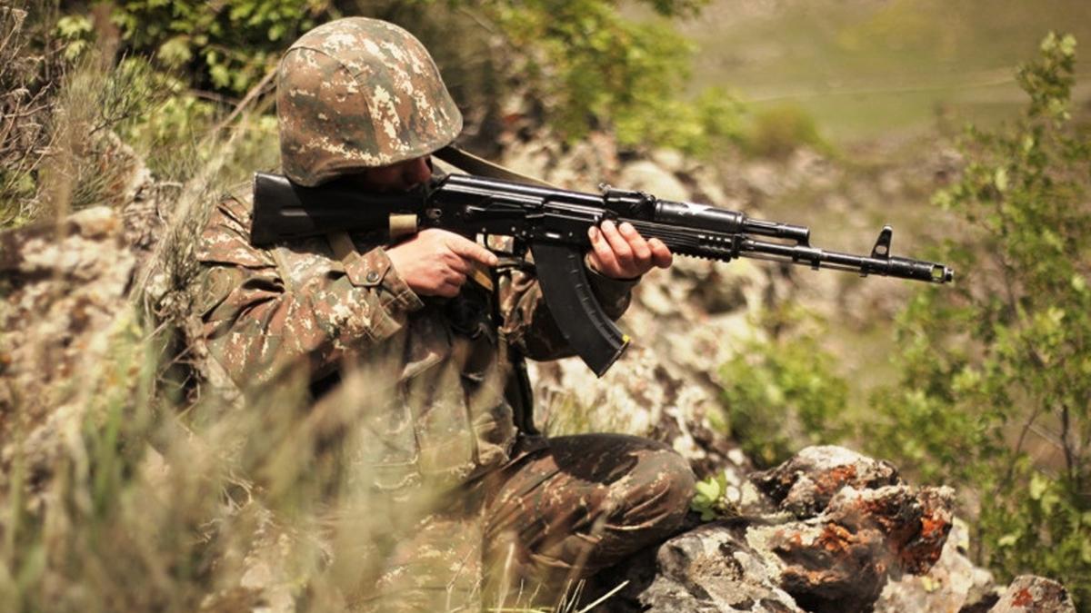 Азербайджан заявил об уничтожении нескольких армянских объектов в Карабахе Солдат