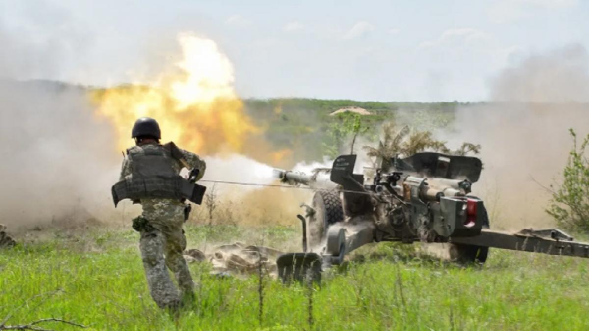 Атака ВСУ в Донбассе Украинский военный атакует