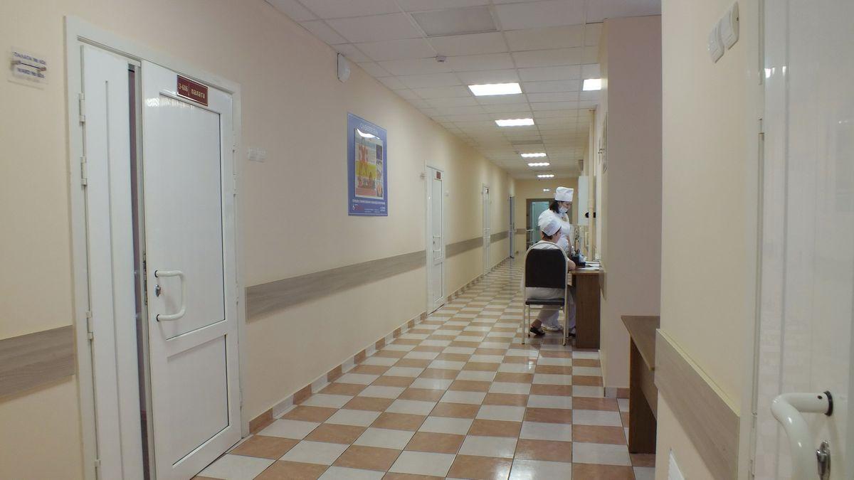 COVID-19 наносит удар по людям моложе 40 COVID-19 наносит удар по людям моложе 40
