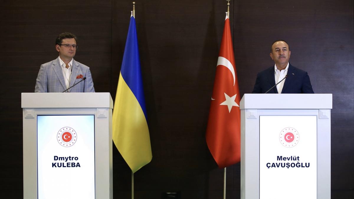 В крыму прокомментировали заявление МИД Турции о непризнании Крыма российским Мевлют Чавушоглу и Дмитрий Кулеба