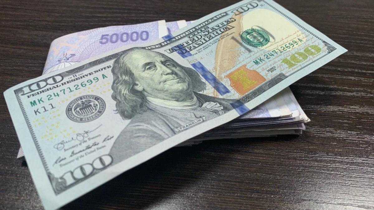 Пачка долларов Доллары