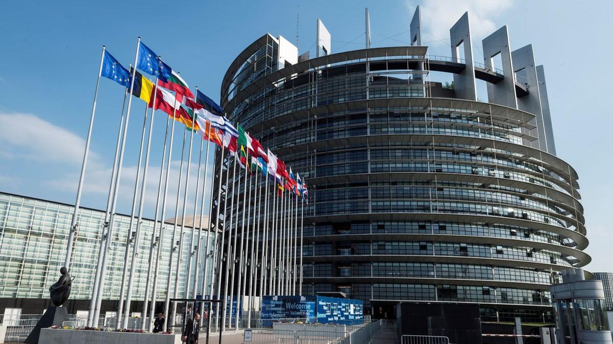 здание Еврокомиссии в Брюсселе картинка Еврокомиссия картинка