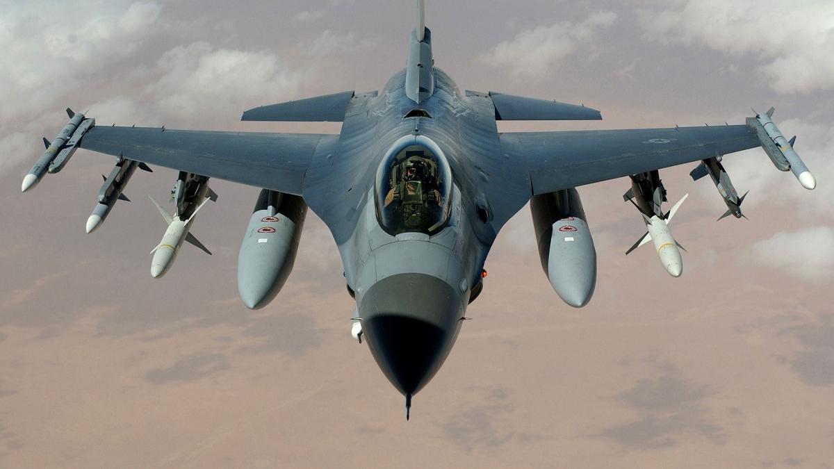Американские истребители F-16 опозорились перед российскими МиГ-29 американский истребитель F-16